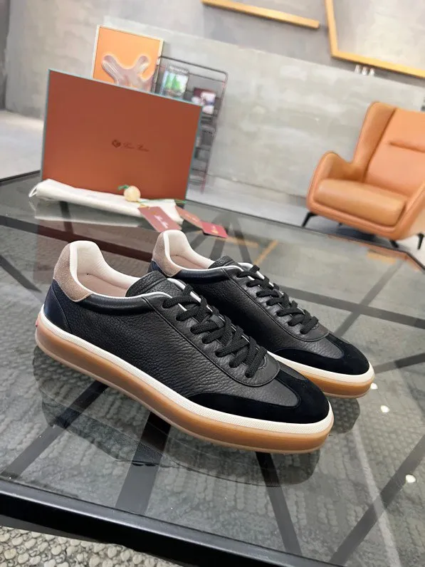 Factory price: 440💰Loro men's shoes💰iana top purchasing agent🇮🇹 men's shoes💰 The popular casual sneakers counter of the popular street man has new products at the same time. The uppers are made of cowhide fabric imported from Italy. The high-quality splicing technology has a classic and generous layout with a masculine temperament. Soft and comfortable cowhide lining. The soles: the original soles are specially provided by the original factory. The exclusive molded soles are super comfortable. The original factory follows the order. 🔍🔍High quality. You can enter and exit the counter at will. Welcome to compare. The code number is 38-44, customized 45